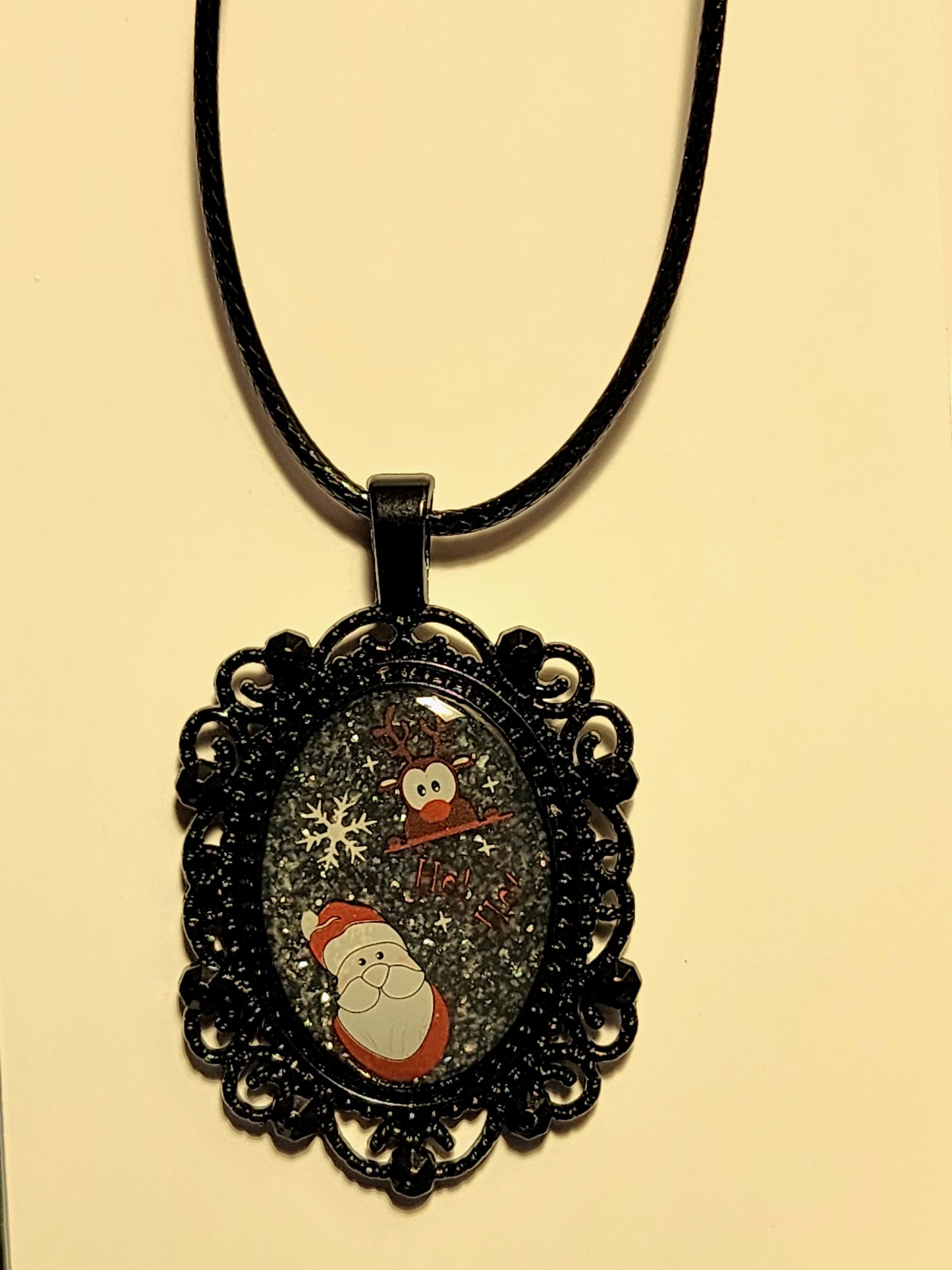 Black Vintage Oval Pendant Christmas Necklace